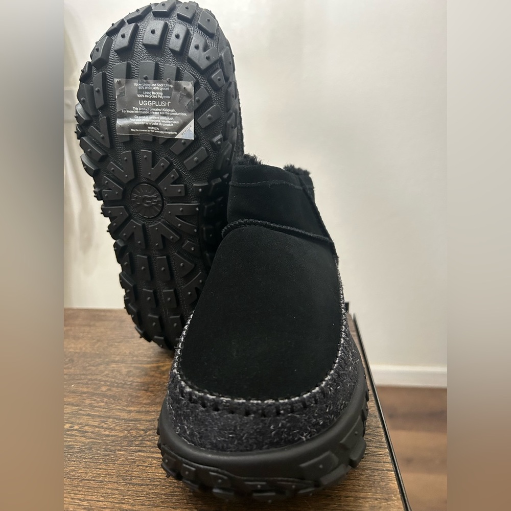 UGG ALL Gender Venture Daze Ultra Mini Boot
Black - men’s 11 & women’s 12 - Picture 3 of 8